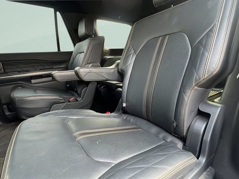 Used 2023 Ford Expedition Platinum RWD image 12