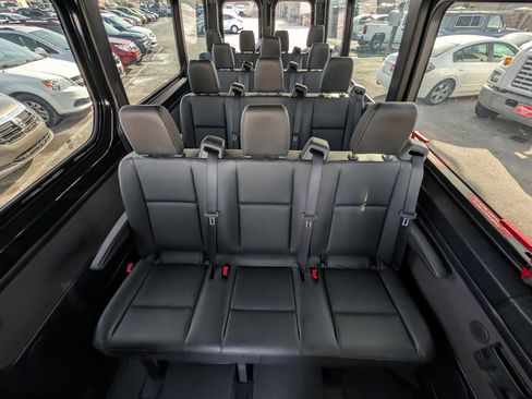 Used 2024 Mercedes-Benz Sprinter 2500 image 29