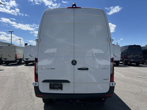 New 2025 Mercedes-Benz Sprinter 2500 image 10