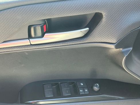 Used 2025 Toyota Camry SE FWD image 23