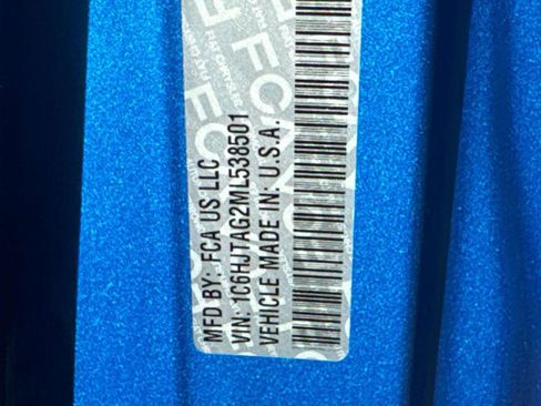 Used 2021 Jeep Gladiator Willys image 16