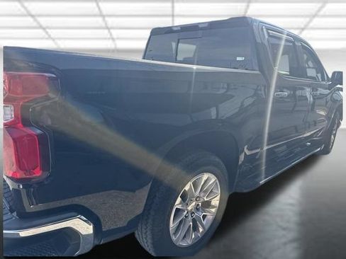 Used 2021 Chevrolet Silverado 1500 LTZ AWD/4WD image 4