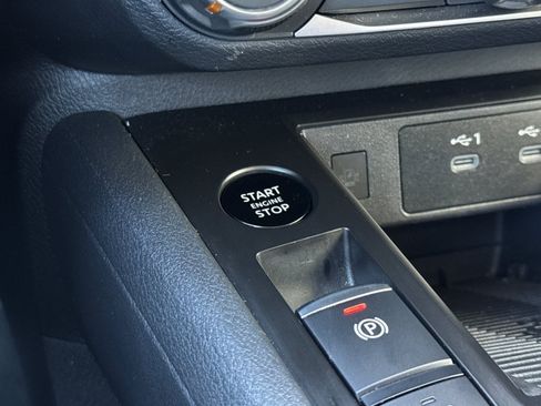 Used 2025 Nissan Kicks SV FWD image 17