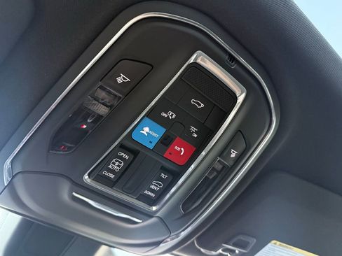 New 2025 Jeep Grand Cherokee L Altitude image 22