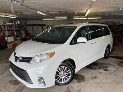 Used 2020 Toyota Sienna XLE