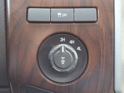 Used 2015 Ford F250 Lariat w/ Lariat Ultimate Package image 18