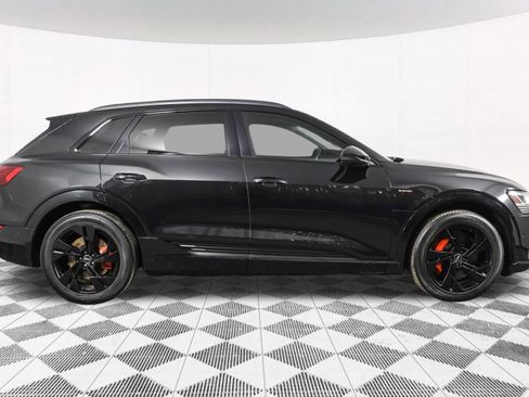 Used 2021 Audi e-tron Premium w/ Convenience Plus Package image 17