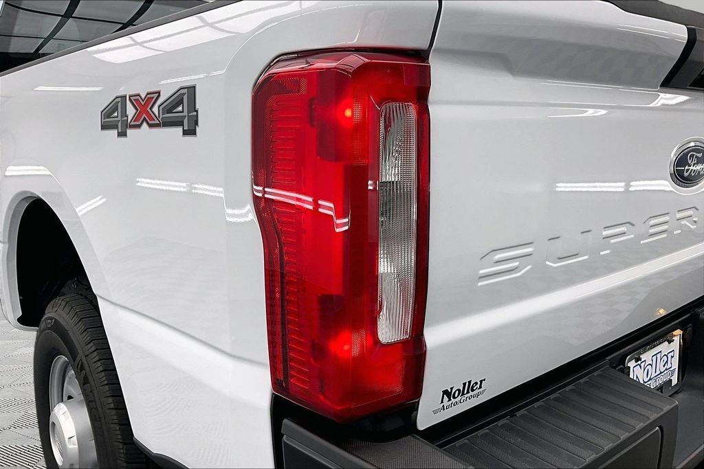 Certified 2026 Ford F350 XL AWD/4WD image 31