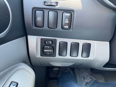 Used 2006 Toyota Tacoma PreRunner image 24