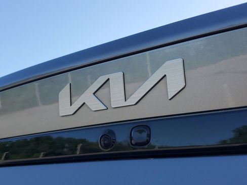 Used 2025 Kia K4 LXS FWD image 8