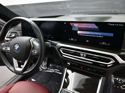 Used 2023 BMW i4 eDrive35 RWD image 16