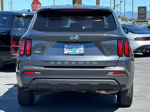 Used 2021 Kia Sorento LX AWD/4WD image 5
