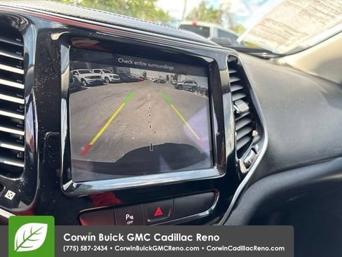 Used 2019 Jeep Cherokee Limited AWD/4WD image 27
