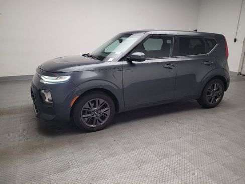 Used 2020 Kia Soul EX image 2