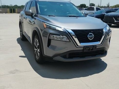 Used 2021 Nissan Rogue SV FWD image 1