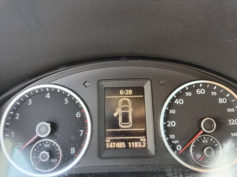Used 2013 Volkswagen Tiguan S FWD image 11