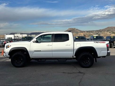 Used 2023 Toyota Tacoma TRD Off-Road image 2