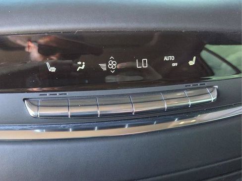 Used 2023 Cadillac Escalade Sport Platinum RWD image 13
