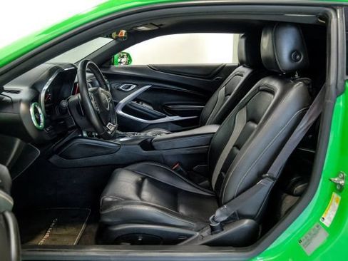 Used 2017 Chevrolet Camaro LT RWD image 5
