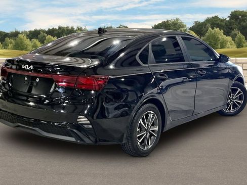 Used 2022 Kia Forte LXS w/ LXS Technology Package image 11