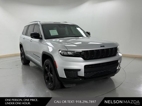 Used 2023 Jeep Grand Cherokee L Laredo AWD/4WD image 4