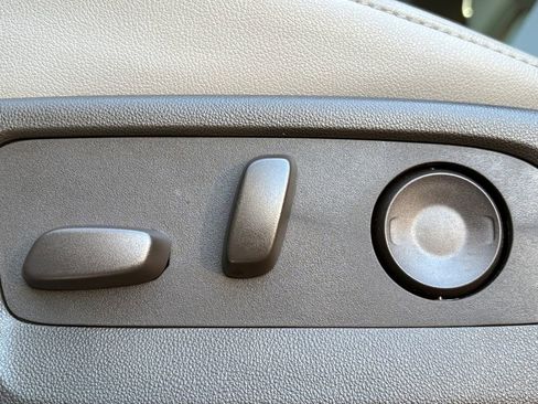 Used 2024 Chevrolet Tahoe Z71 w/ Luxury Package image 16