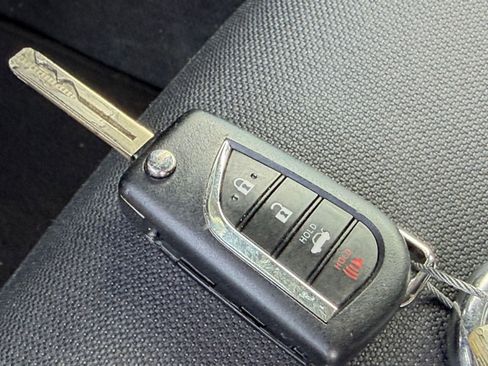 Used 2025 Toyota Corolla LE FWD image 21