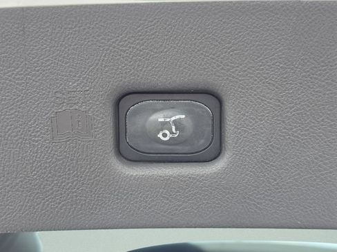 Used 2019 Lincoln Nautilus Reserve FWD image 16