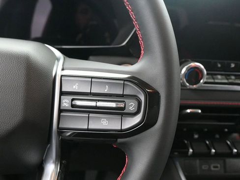 Used 2024 Chevrolet Colorado Z71 w/ Z71 Convenience Package 2 image 13