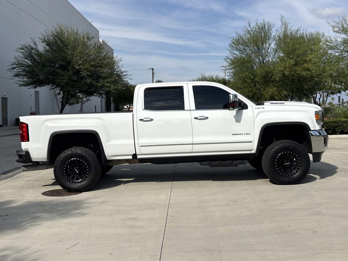 Used 2018 GMC Sierra 2500 SLT w/ Duramax Plus Package AWD/4WD image 2