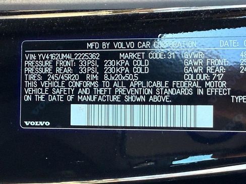 Used 2020 Volvo XC40 T5 R-Design w/ Protection Package Premier image 26