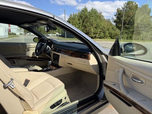 Used 2008 BMW 328i Convertible image 16