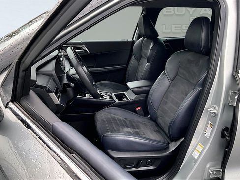 Used 2023 Mitsubishi Outlander SE image 25