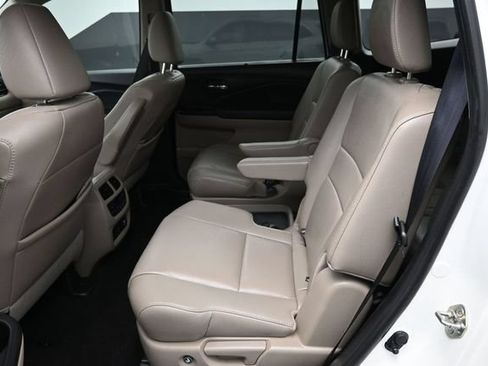 Used 2019 Honda Pilot Touring image 26