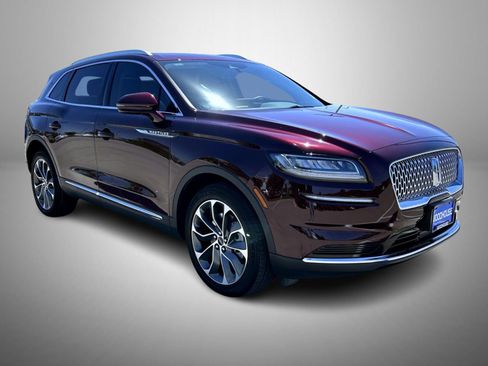 Used 2023 Lincoln Nautilus Reserve w/ Cargo Utility Package AWD/4WD image 3