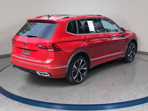 Certified 2024 Volkswagen Tiguan SEL R-Line AWD/4WD image 5