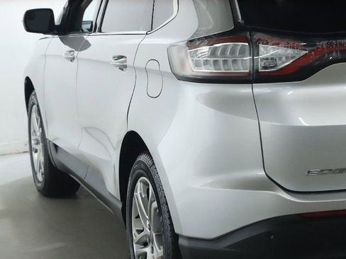 Used 2018 Ford Edge Titanium image 41
