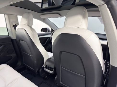 Used 2022 Tesla Model 3 Long Range image 37
