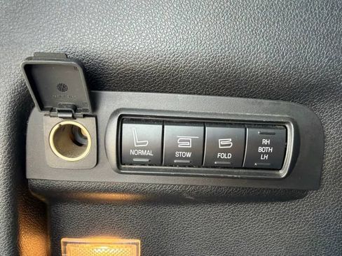 Used 2017 Ford Explorer Platinum AWD/4WD image 13