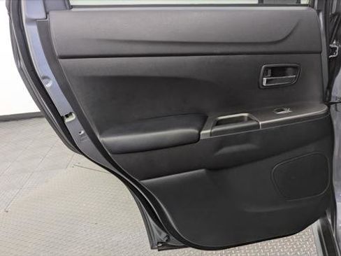 Used 2024 Mitsubishi Outlander Sport SE image 16