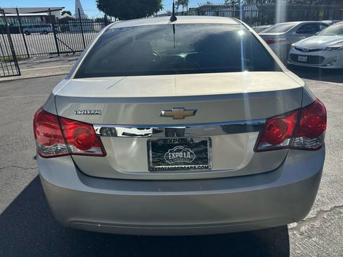 Used 2014 Chevrolet Cruze LS image 21