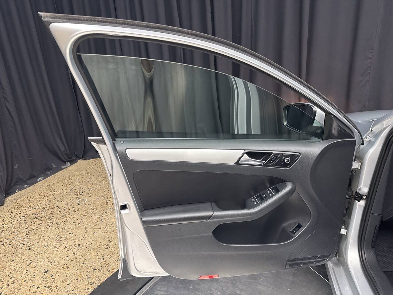 Used 2013 Volkswagen Jetta SE FWD image 10