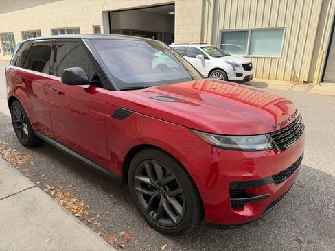 Used 2023 Land Rover Range Rover Sport SE image 4