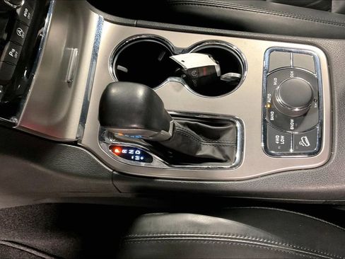 Used 2021 Jeep Grand Cherokee Limited AWD/4WD image 17