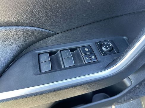 Used 2022 Toyota RAV4 SE w/ Convenience Package image 13