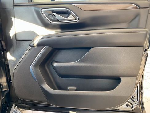 Used 2023 GMC Yukon SLE w/ Gmc Pro Safety Plus Package image 11