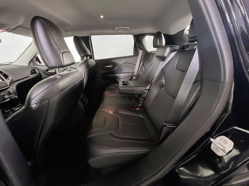 Used 2022 Jeep Cherokee Trailhawk w/ Premium Leather Package image 22