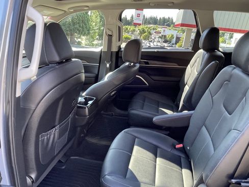 Used 2022 Kia Telluride EX w/ EX Premium Package AWD/4WD image 12