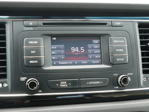 Used 2016 Kia Sedona EX image 22