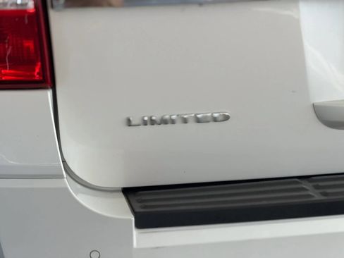 Used 2015 Ford Expedition EL Limited w/ Equipment Group 301A AWD/4WD image 11